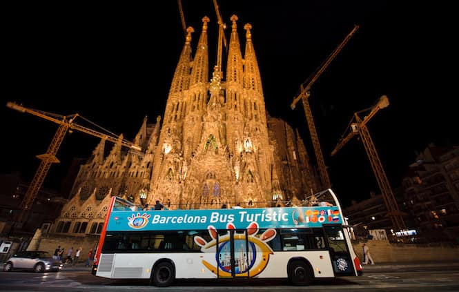Tour notturno di Barcellona in autobus