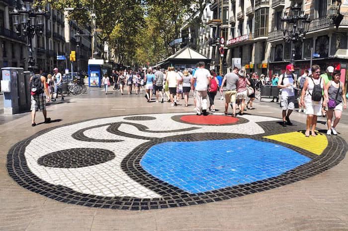 Mosaico di Mirò nella Rambla
