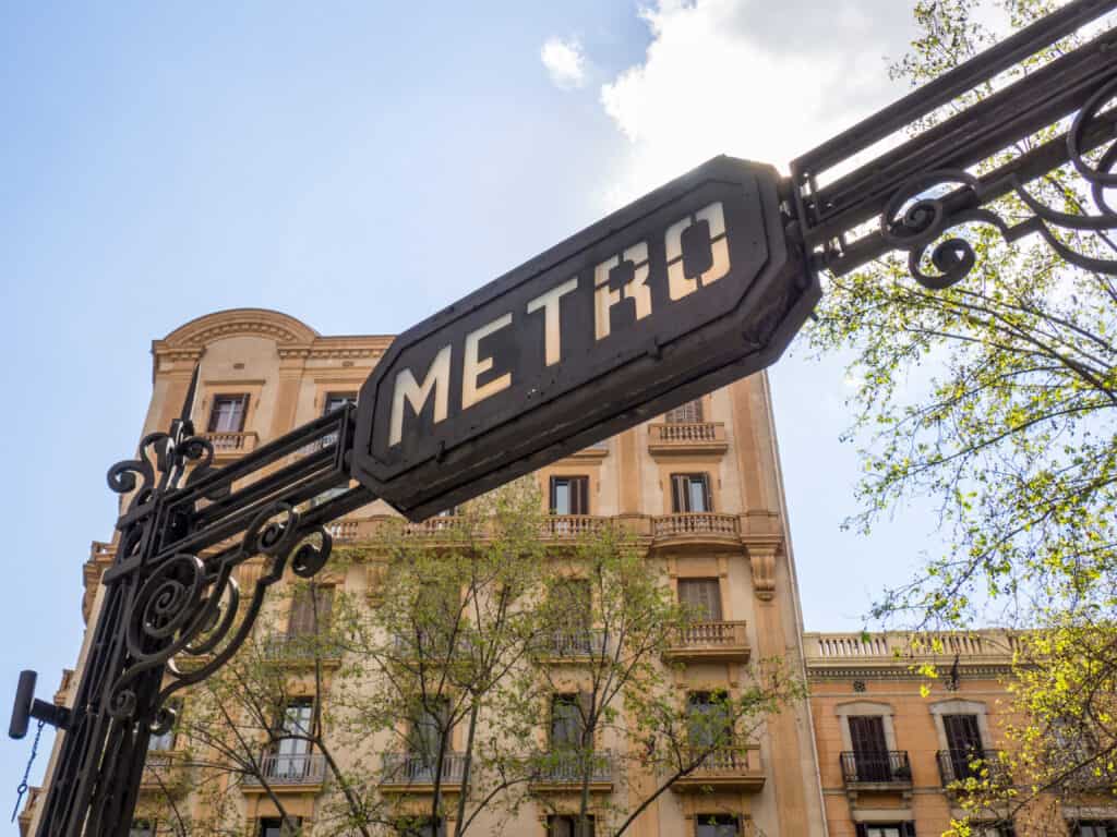 Come muoversi a Barcellona con la metro